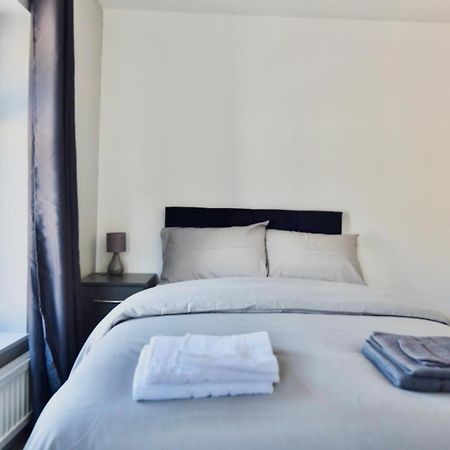Come On In Lucas Street Newport Train Station Sleep Upto 8 Villa Eksteriør billede