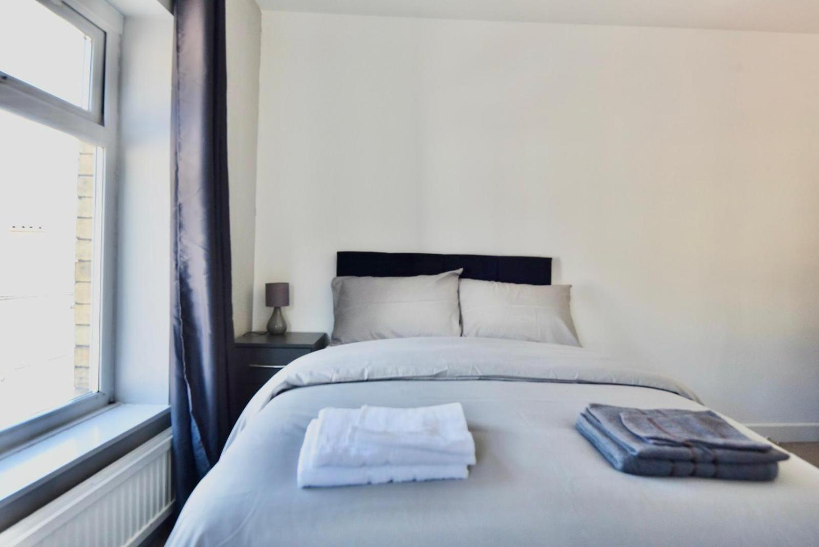 Come On In Lucas Street Newport Train Station Sleep Upto 8 Villa Eksteriør billede