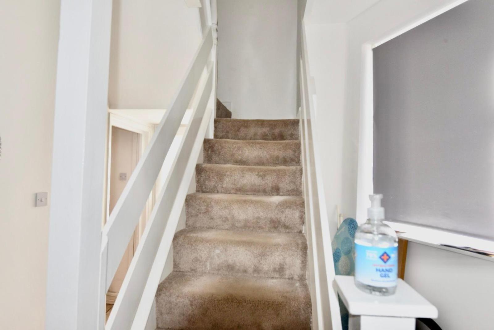 Come On In Lucas Street Newport Train Station Sleep Upto 8 Villa Eksteriør billede