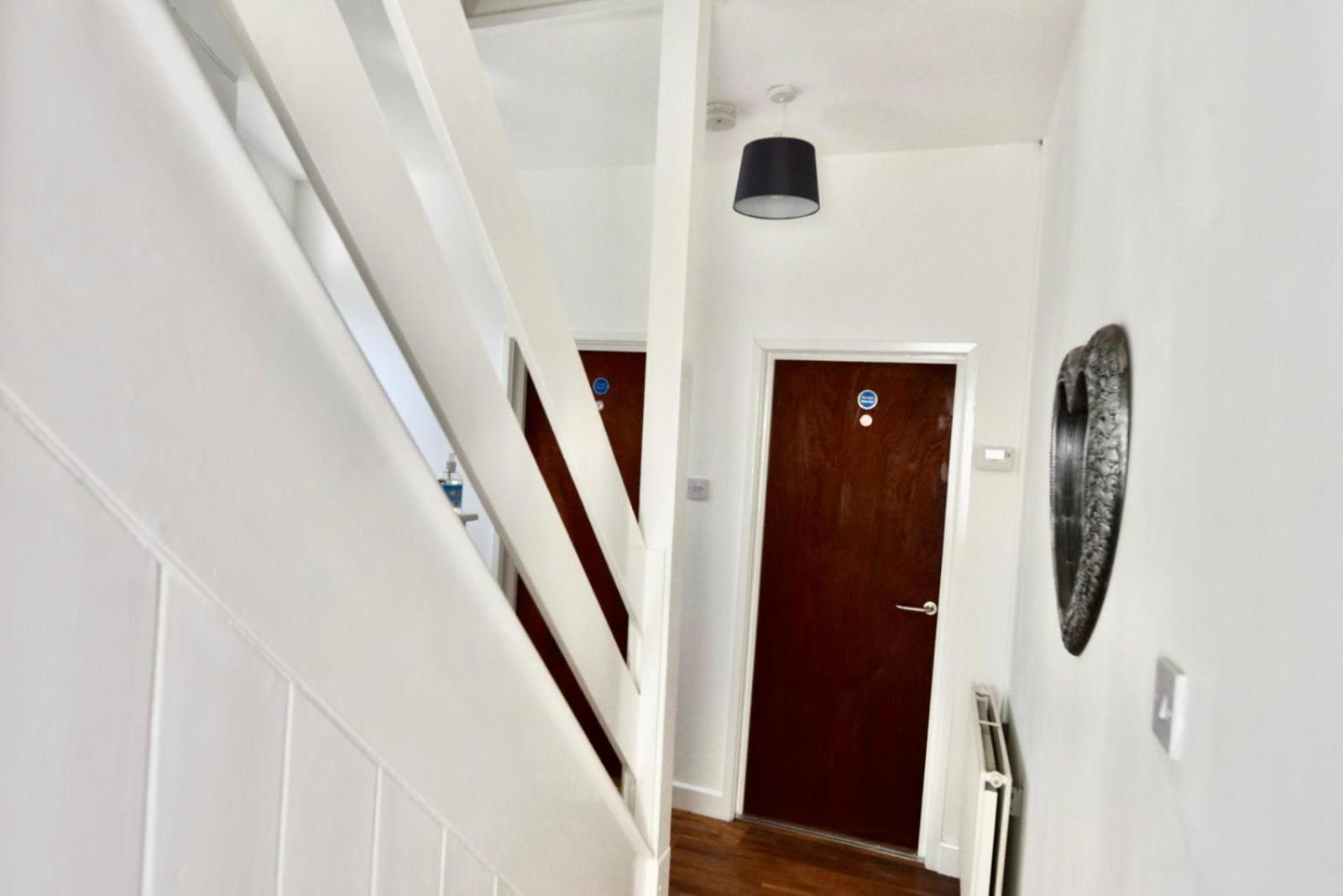 Come On In Lucas Street Newport Train Station Sleep Upto 8 Villa Eksteriør billede