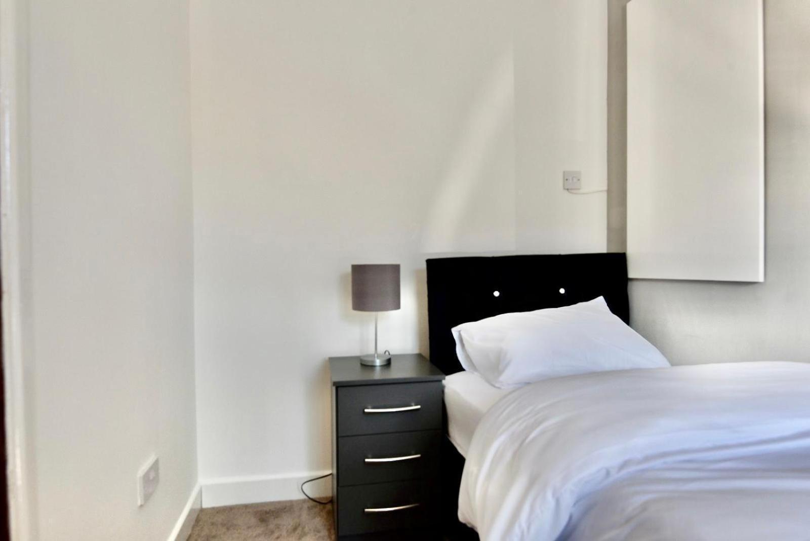 Come On In Lucas Street Newport Train Station Sleep Upto 8 Villa Eksteriør billede