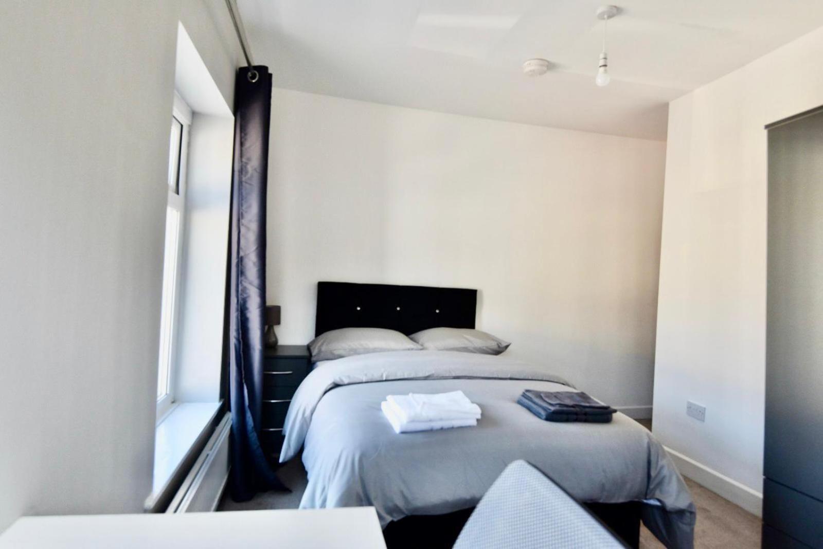 Come On In Lucas Street Newport Train Station Sleep Upto 8 Villa Eksteriør billede
