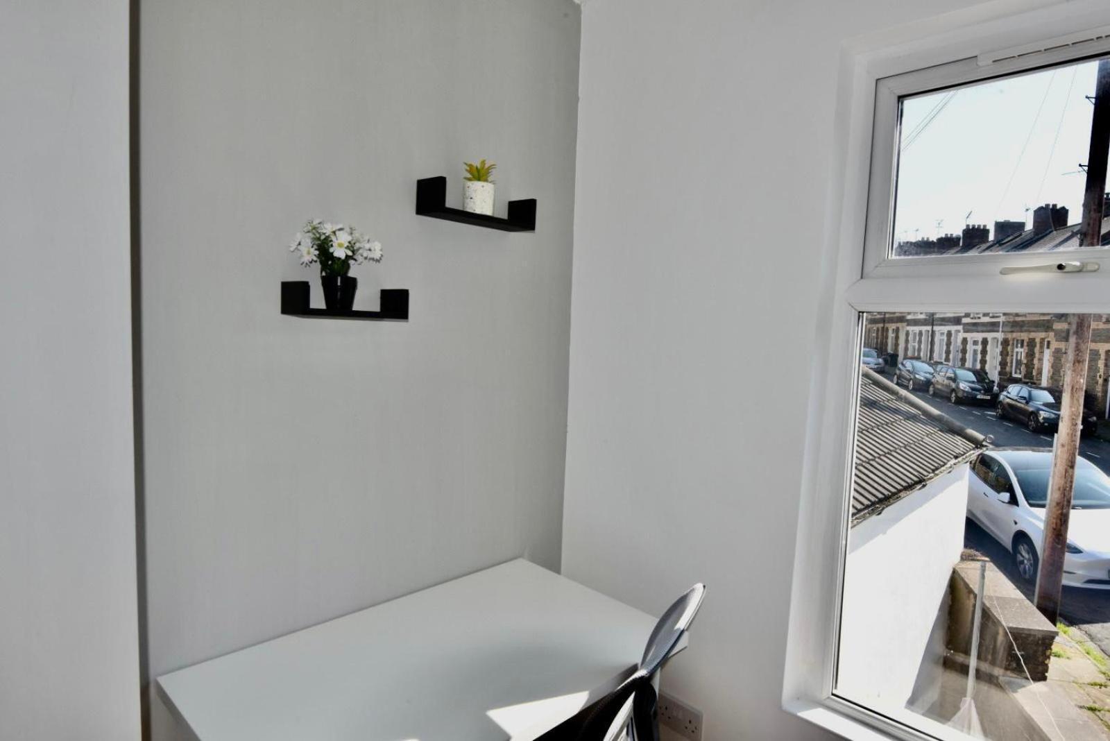 Come On In Lucas Street Newport Train Station Sleep Upto 8 Villa Eksteriør billede