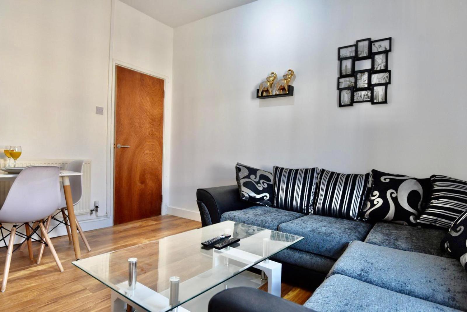 Come On In Lucas Street Newport Train Station Sleep Upto 8 Villa Eksteriør billede
