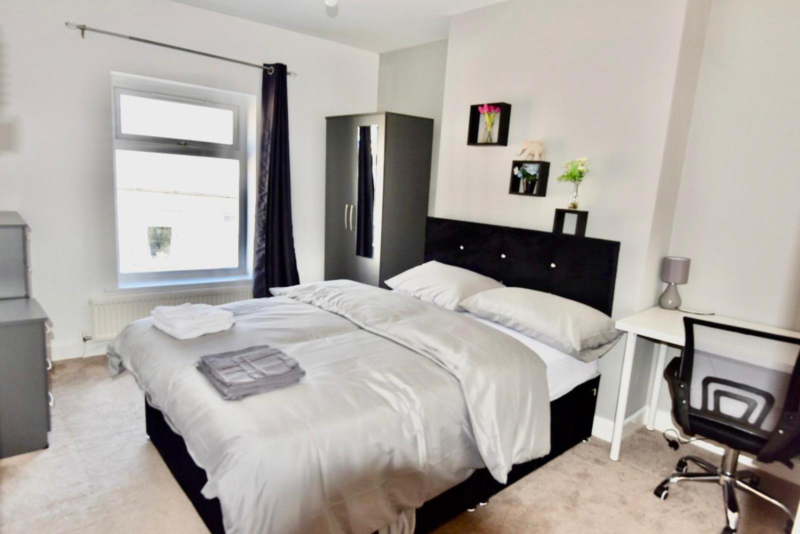 Come On In Lucas Street Newport Train Station Sleep Upto 8 Villa Eksteriør billede
