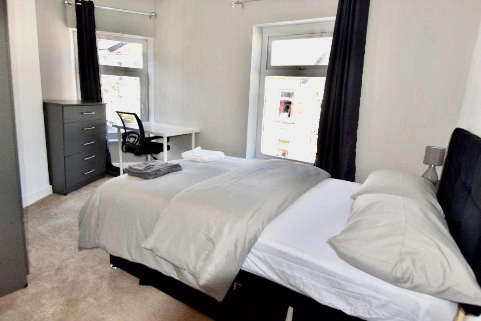 Come On In Lucas Street Newport Train Station Sleep Upto 8 Villa Værelse billede