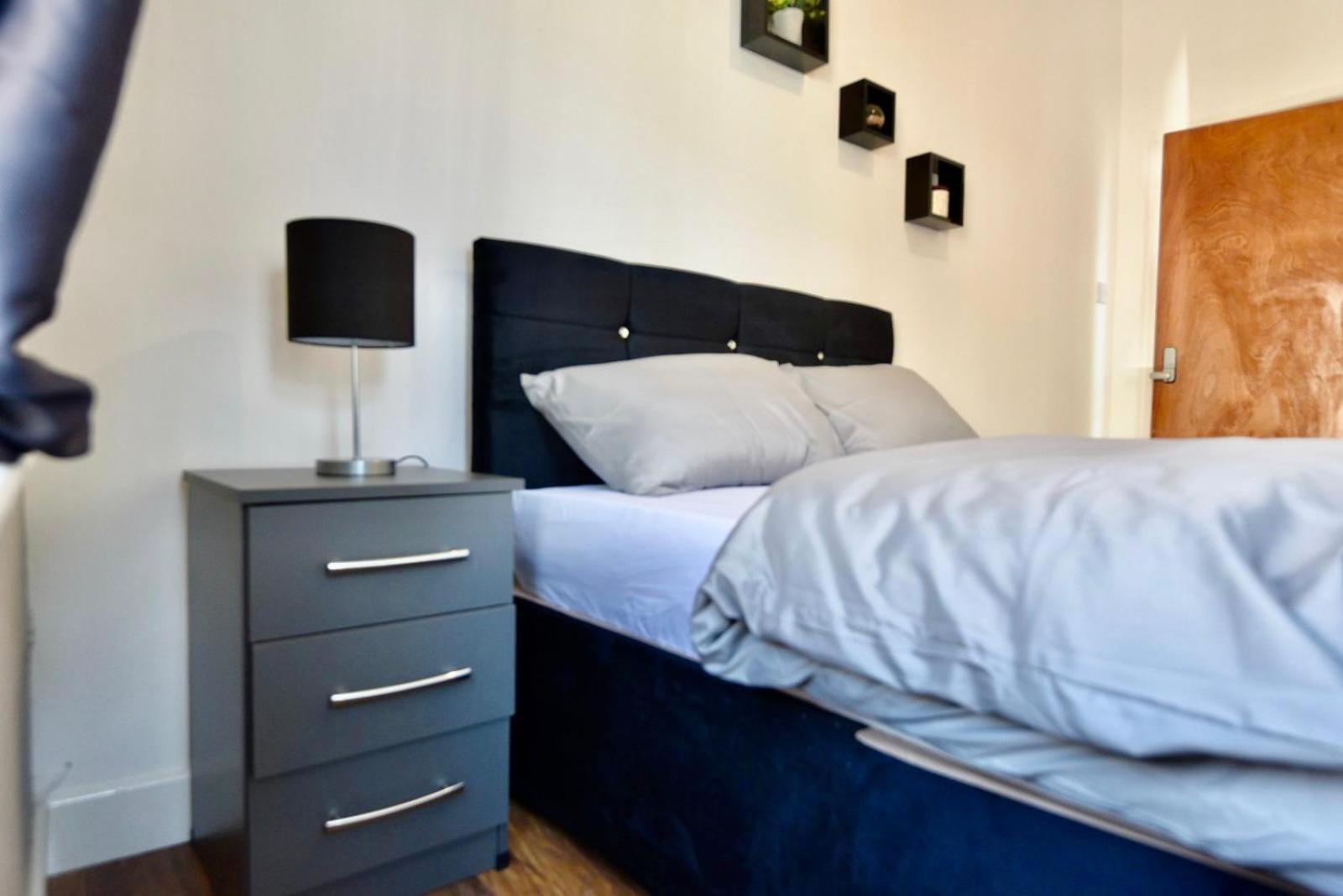 Come On In Lucas Street Newport Train Station Sleep Upto 8 Villa Værelse billede