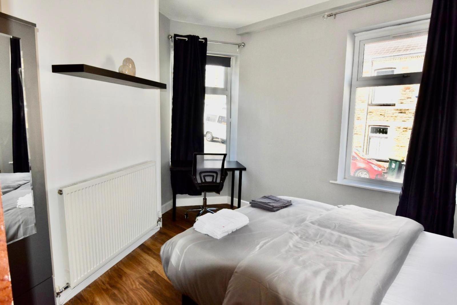 Come On In Lucas Street Newport Train Station Sleep Upto 8 Villa Værelse billede
